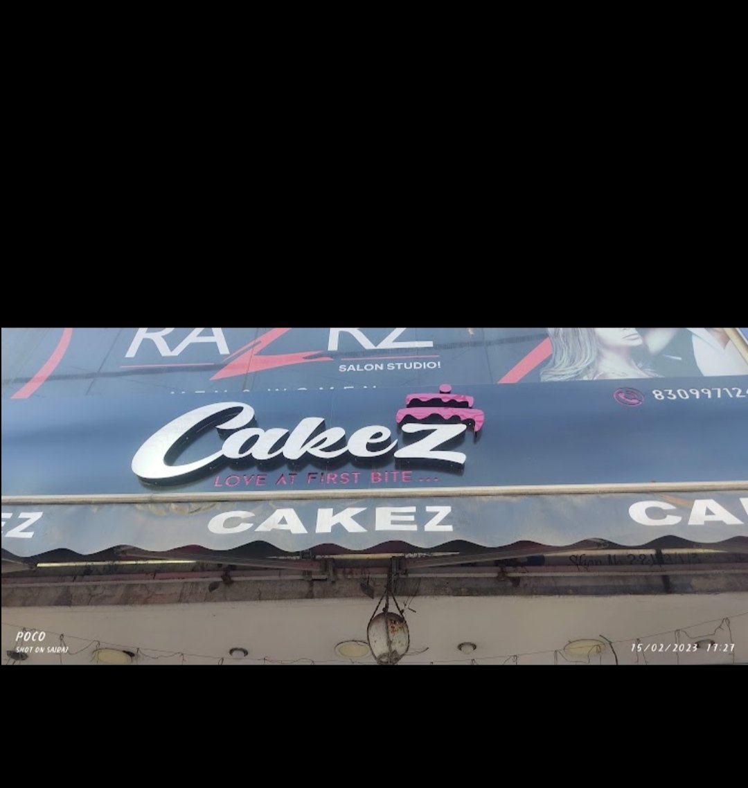 CakeZ Love At First Bite